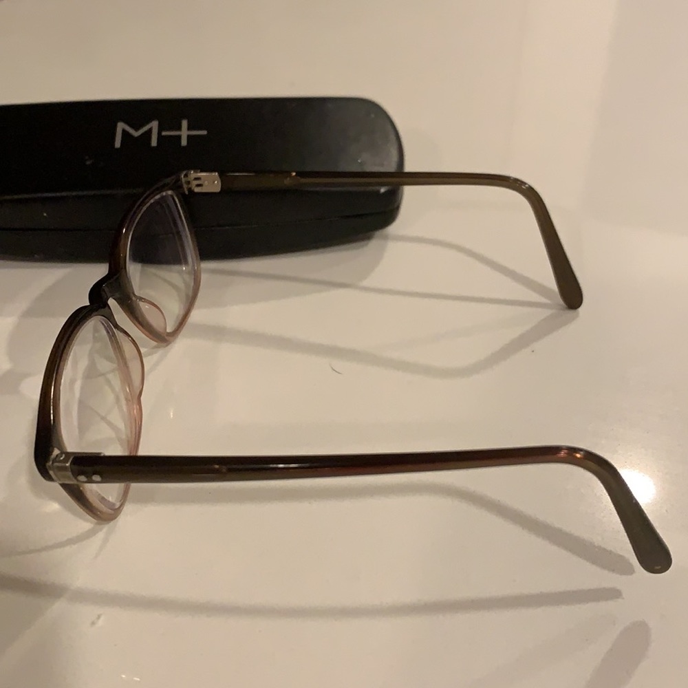 Opticals - Picture 2 of 3